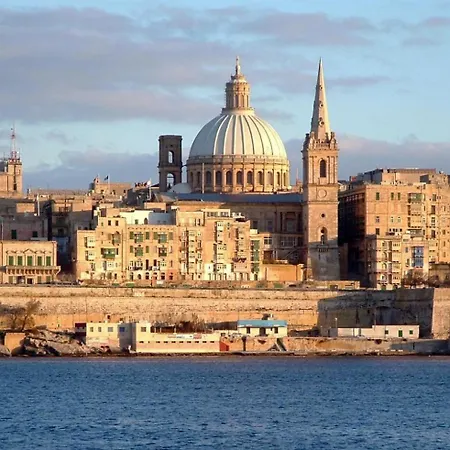 Apartment Cozy 2br Getaway By The Water Sliema