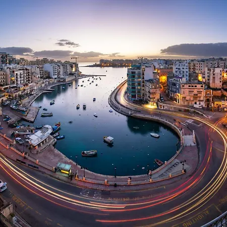 Cozy 2br Getaway By The Water * Sliema