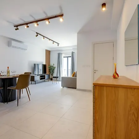 Cozy 2br Getaway By The Water Apartman Sliema