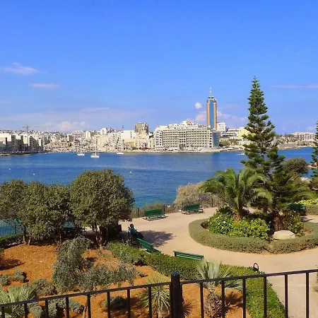 Apartman Cozy 2br Getaway By The Water