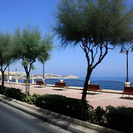 Apartment Cozy 2br Getaway By The Water Sliema