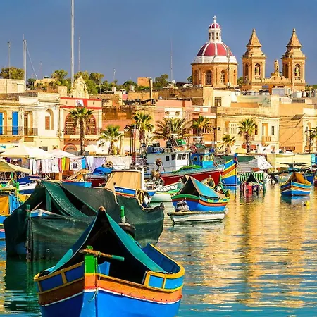 Cozy 2br Getaway By The Water Sliema