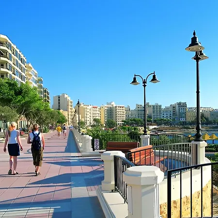 Cozy 2br Getaway By The Water * Sliema